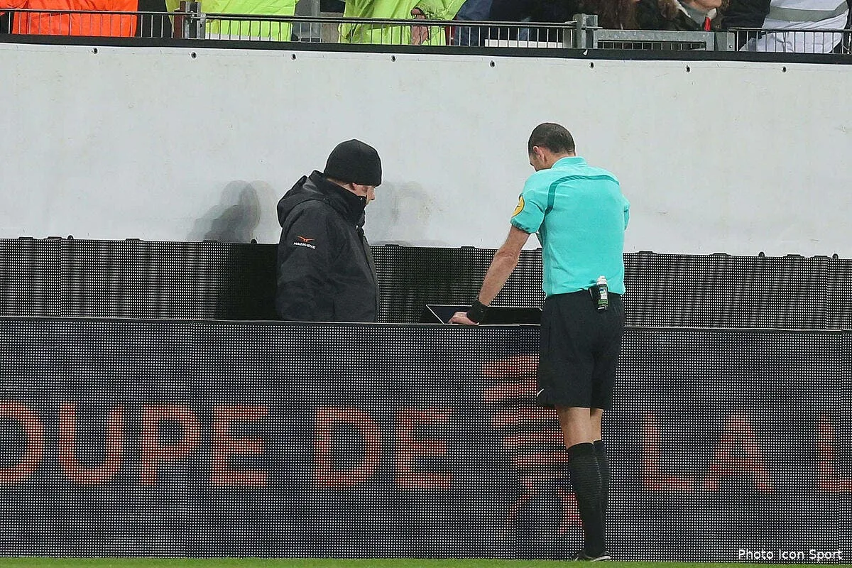 foot pas d arbitrage video en ligue des champions iconsport icon vmi 300118 01 11211191