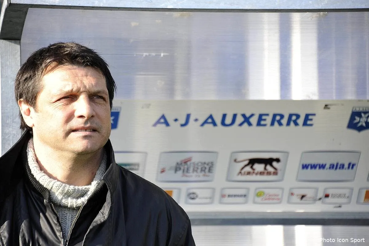 fournier n est pas a la veille de demissionner a auxerre iconsport per 110212 40 59 131135