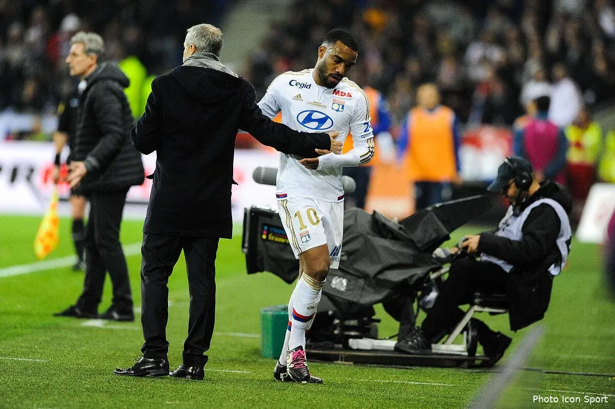 france benzema ecarte l ol s en rejouit pour lacazette lacazette 29139780