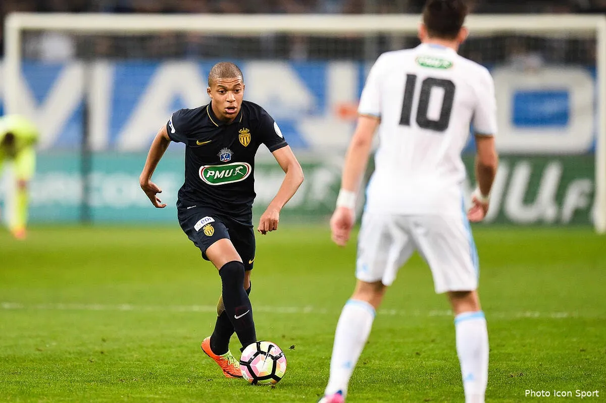 france giroud benzema c est rien a cote de mbappe iconsport dim 010317 08 41172496