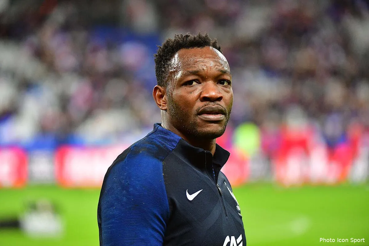 france pierre menes applaudit mandanda l equipe le dezingue icon win 1o1117 01 27030199805