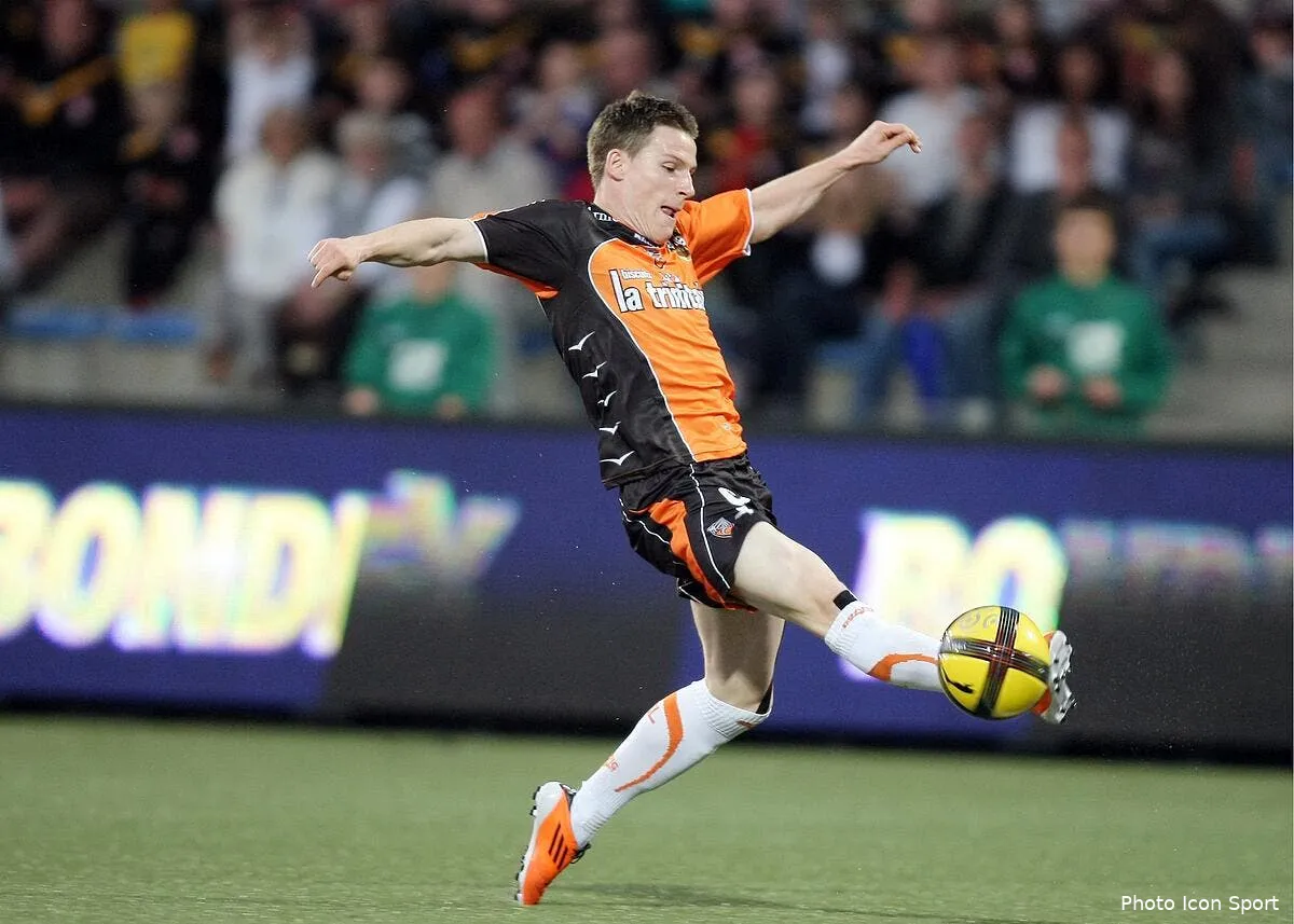 gameiro en pince toujours pour valence iconsport ico240411 05318615