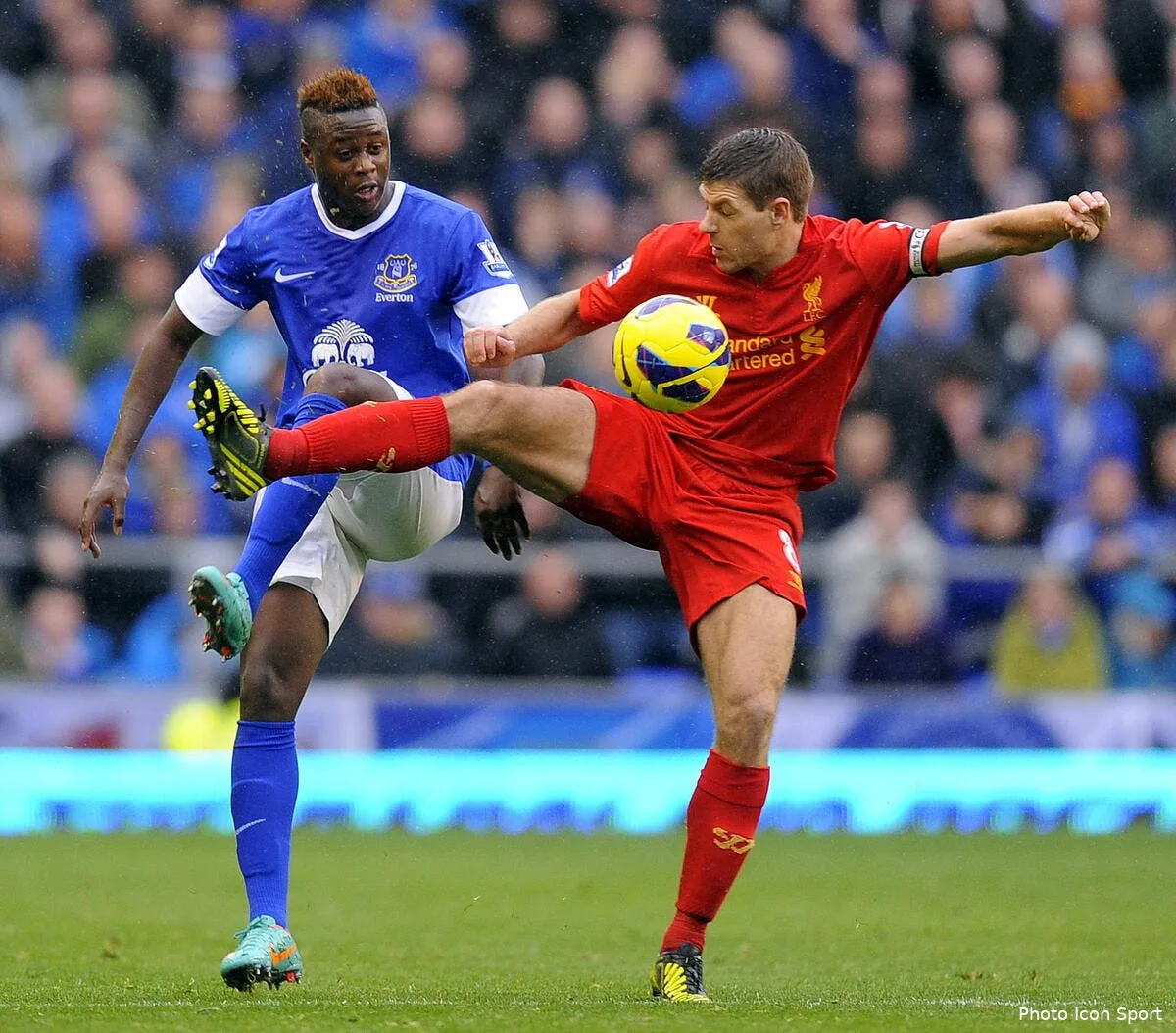 gerrard degomme le jeu d everton apres le derby iconsport spi 281012 08 2141851