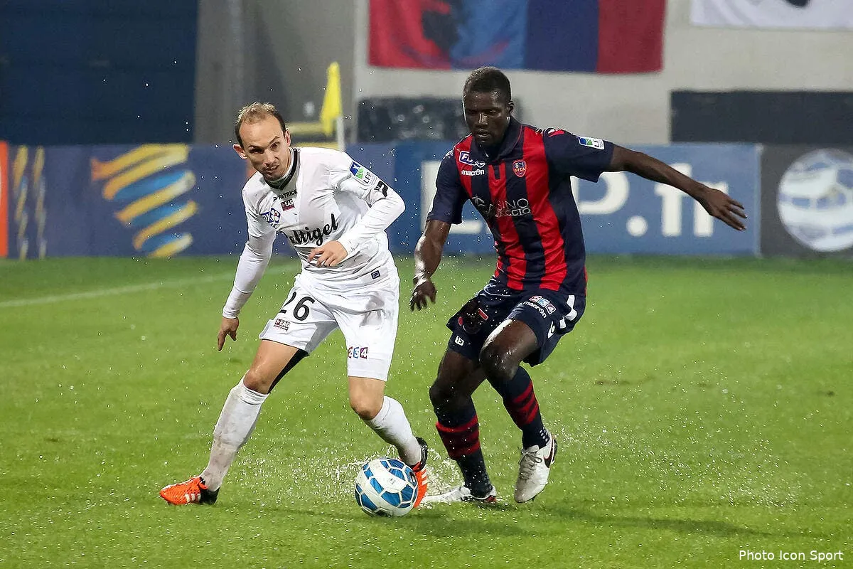 gfc ajaccio guingamp 0 1 a p iconsport blz 251115 01 12126463