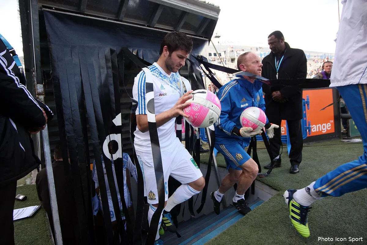 gignac furieux contre un journaliste de canal apres la finale iconsport guy 110412 64 0333722