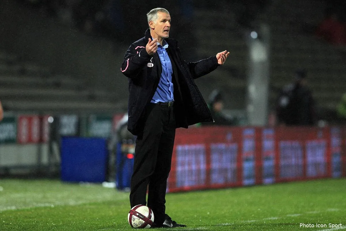 gillot a quitte sochaux en bombant le torse iconsport blo 041211 77 1728528