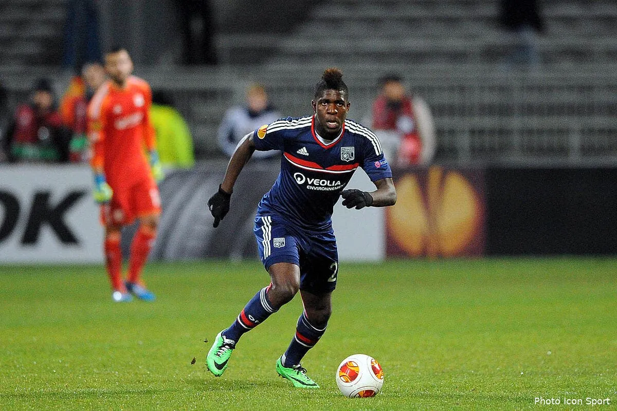 gonalons n est pas le seul joueur de l ol convoite par naples umtiti80965