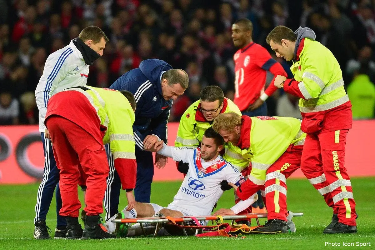 gonalons plus de peur que de mal pour le capitaine de l ol iconsport win 230214 84 7977217