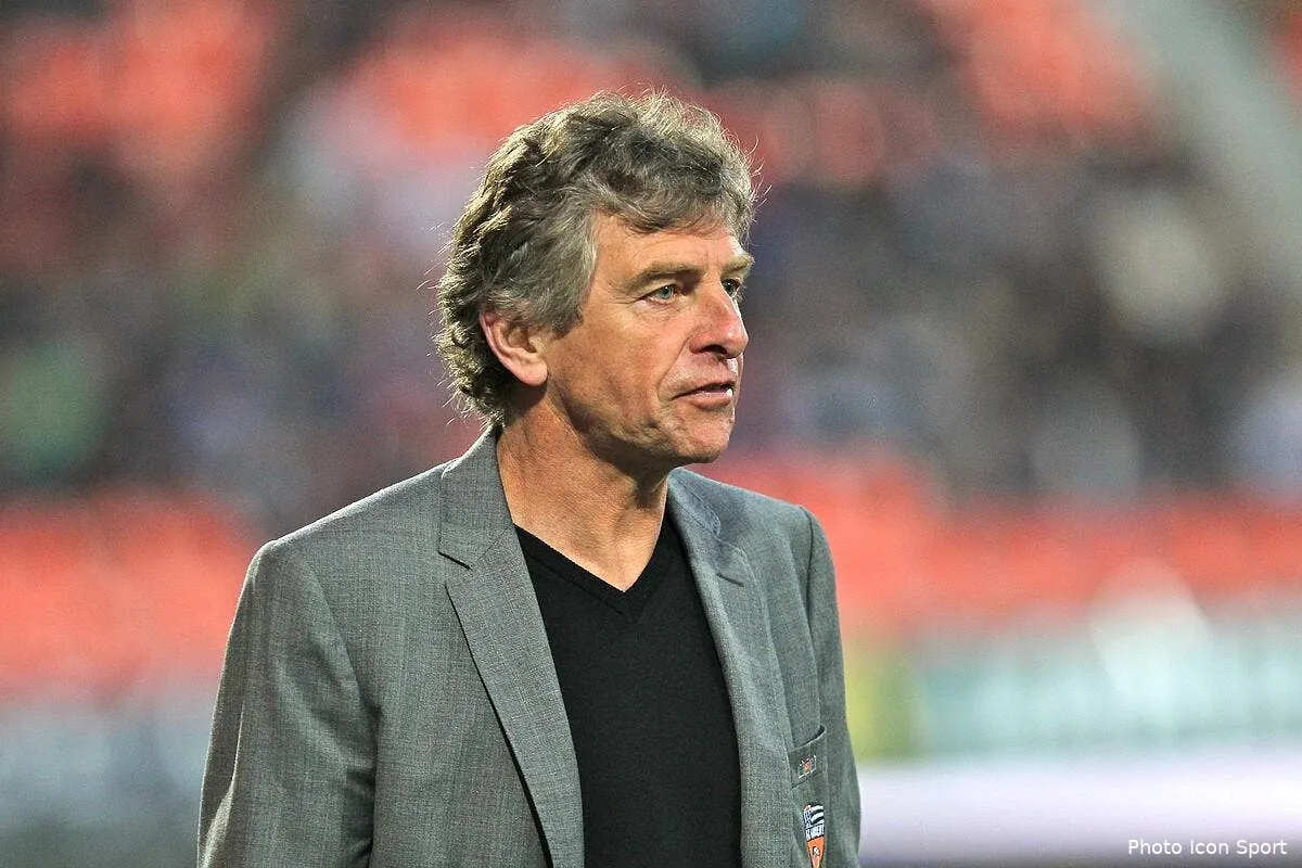 goucuff ne se voit pas a l om a la place de deschamps iconsport trv 310312 01 0834143