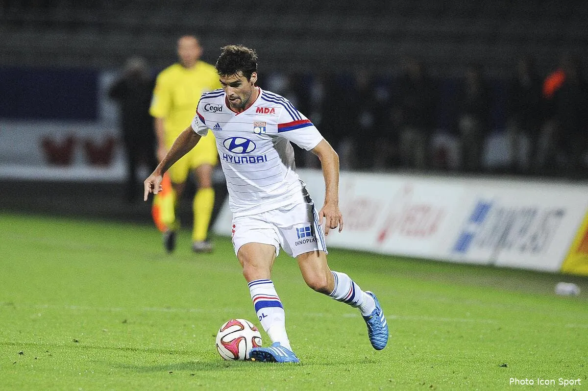 gourcuff peut eventuellement debuter avec l ol iconsport jpt 240914 09 11092991