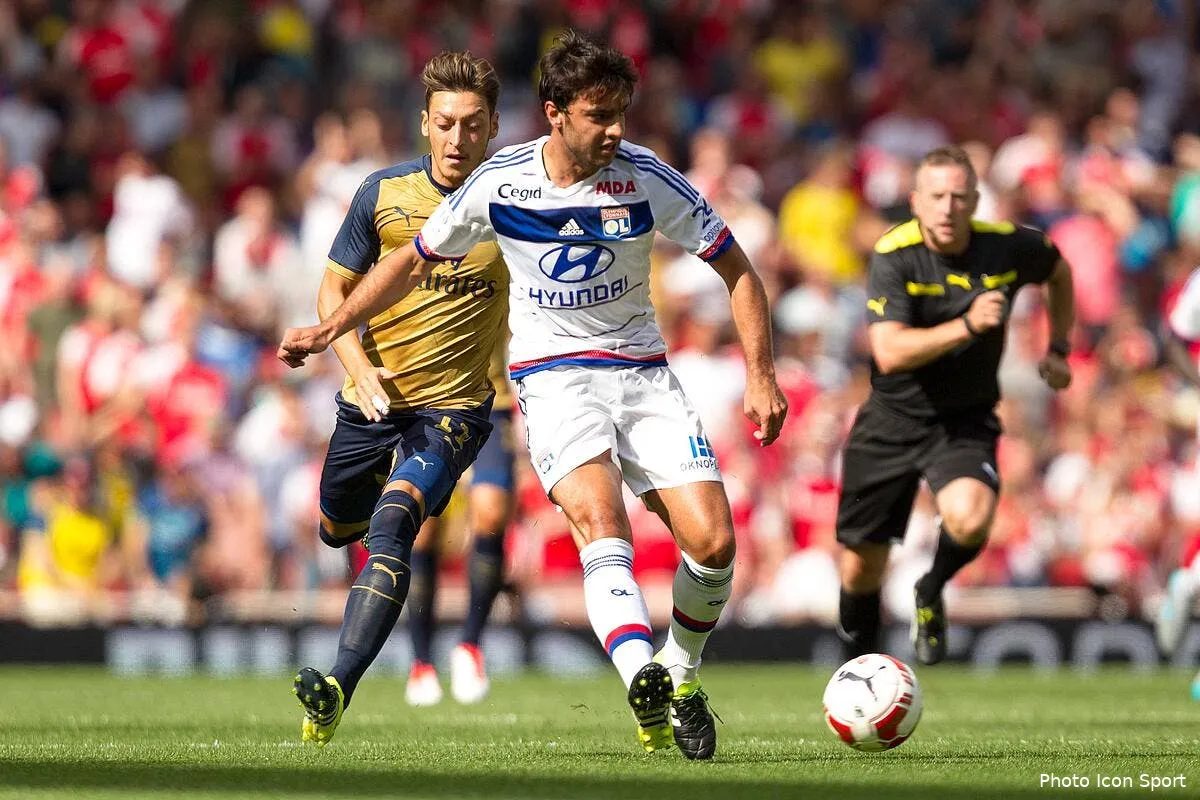 grenier finalement forfait plusieurs mois avec l ol iconsport plu 250715 01 01116797