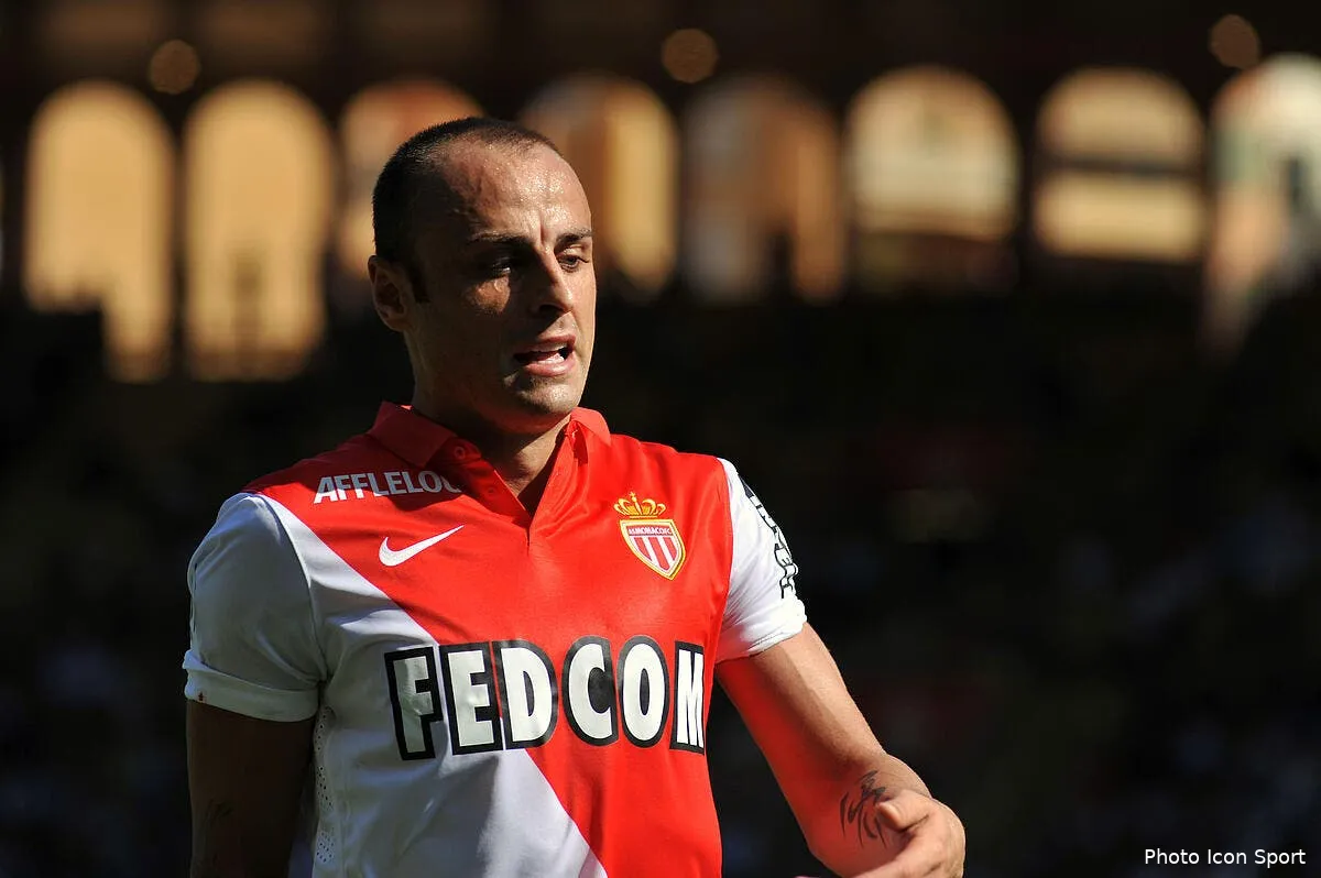 gros coup dur pour l asm avant d affronter le psg berbatov 793531