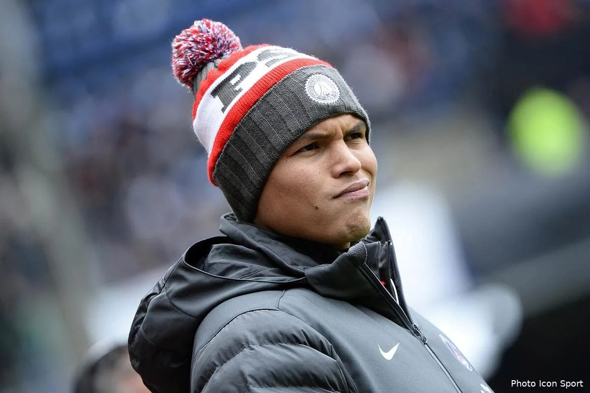 grosse alerte pour thiago silva avant barca psg iconsport por 060413 11 1954241