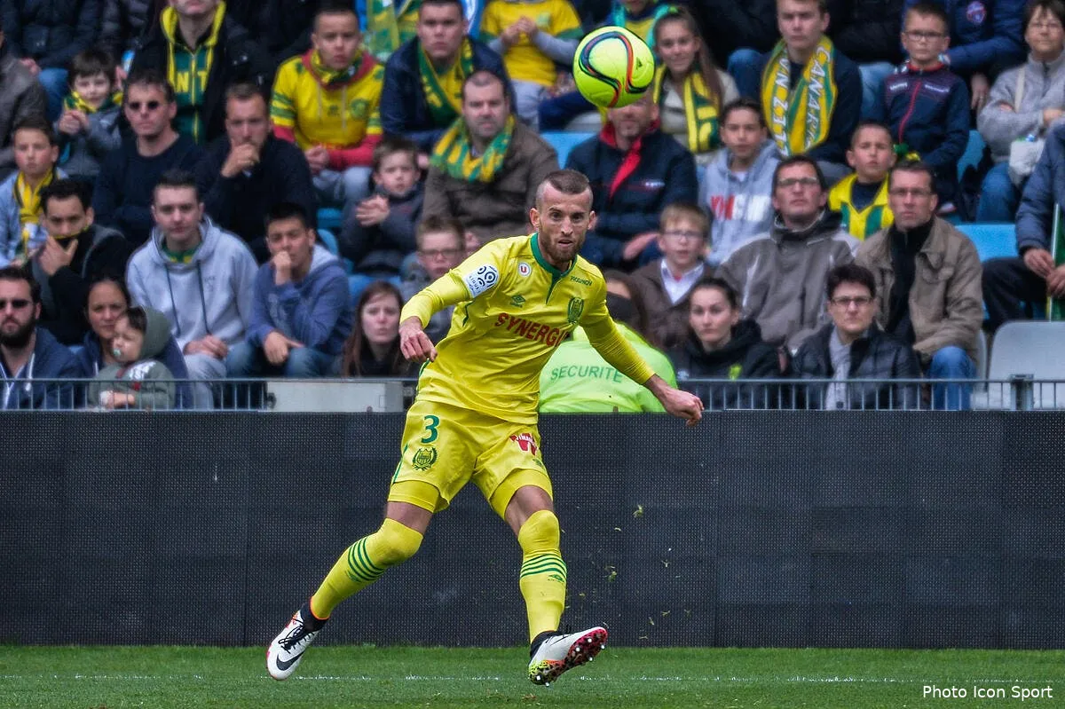 guingamp kombouare a trouve son lateral gauche a rennes iconsport dib 170416 101 13151766