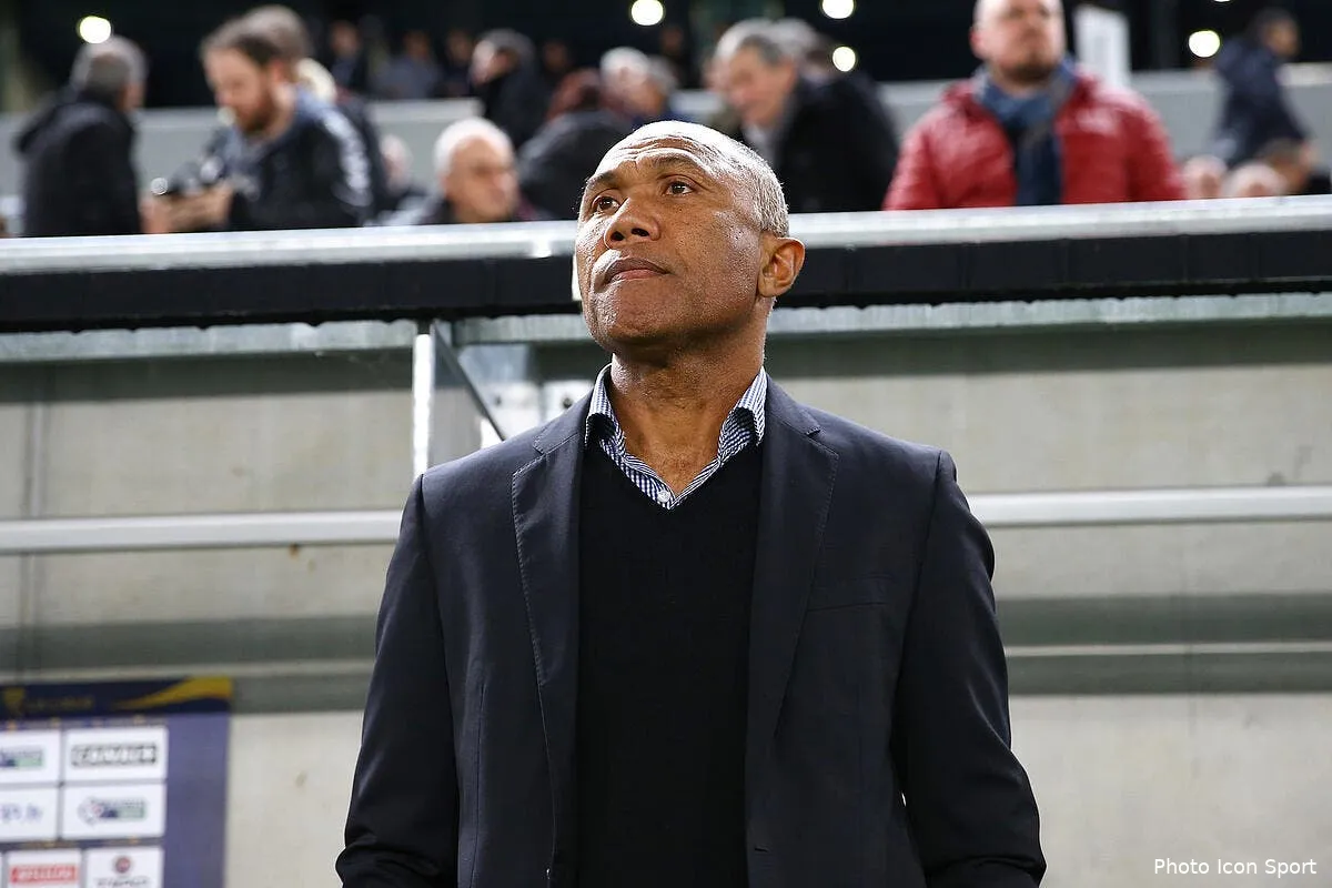 guingamp l en avant tombe sur un os nomme waris iconsport blo 110117 17 44167282