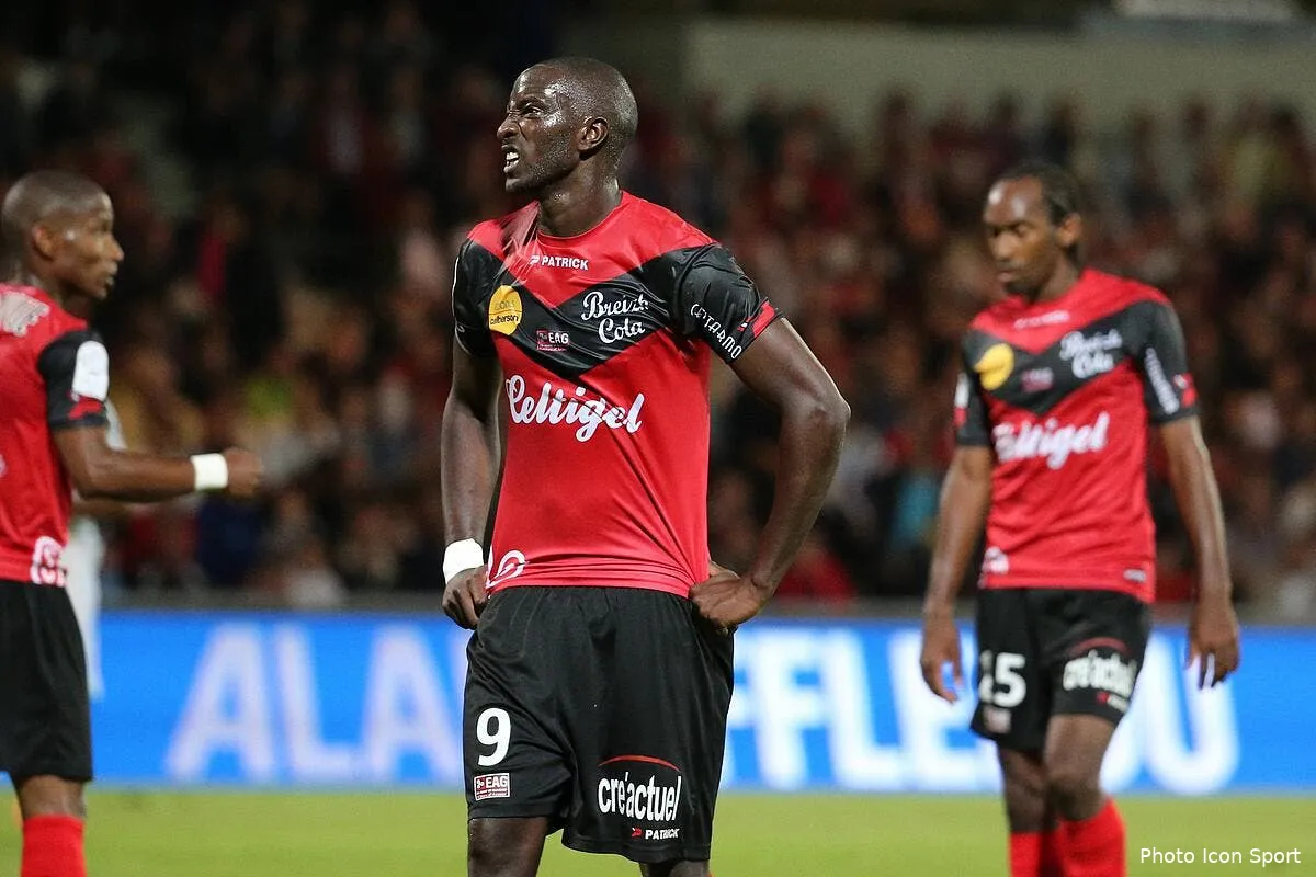 guingamp reconnait avoir pris une lecon face a l om iconsport vmi 110813 02 0863205