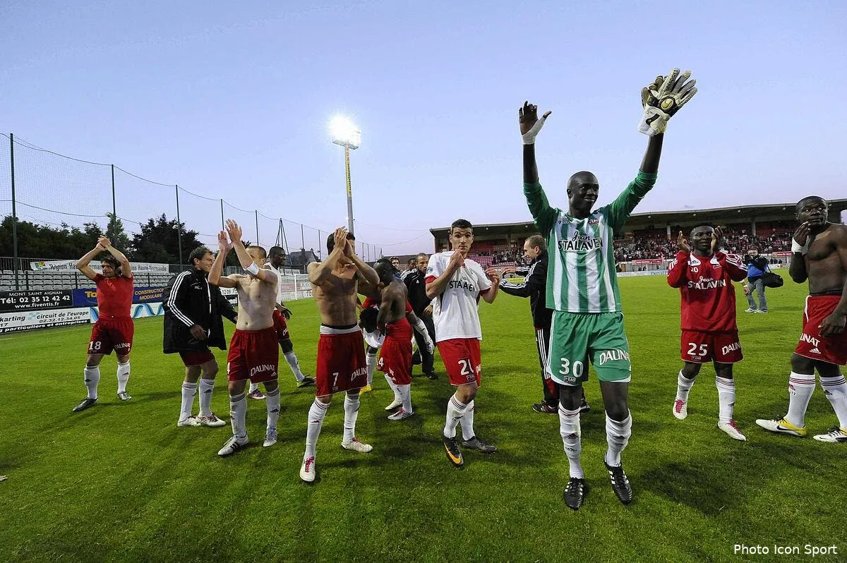 guingamp retrouve la ligue 2 iconsport por270511 01 2919995
