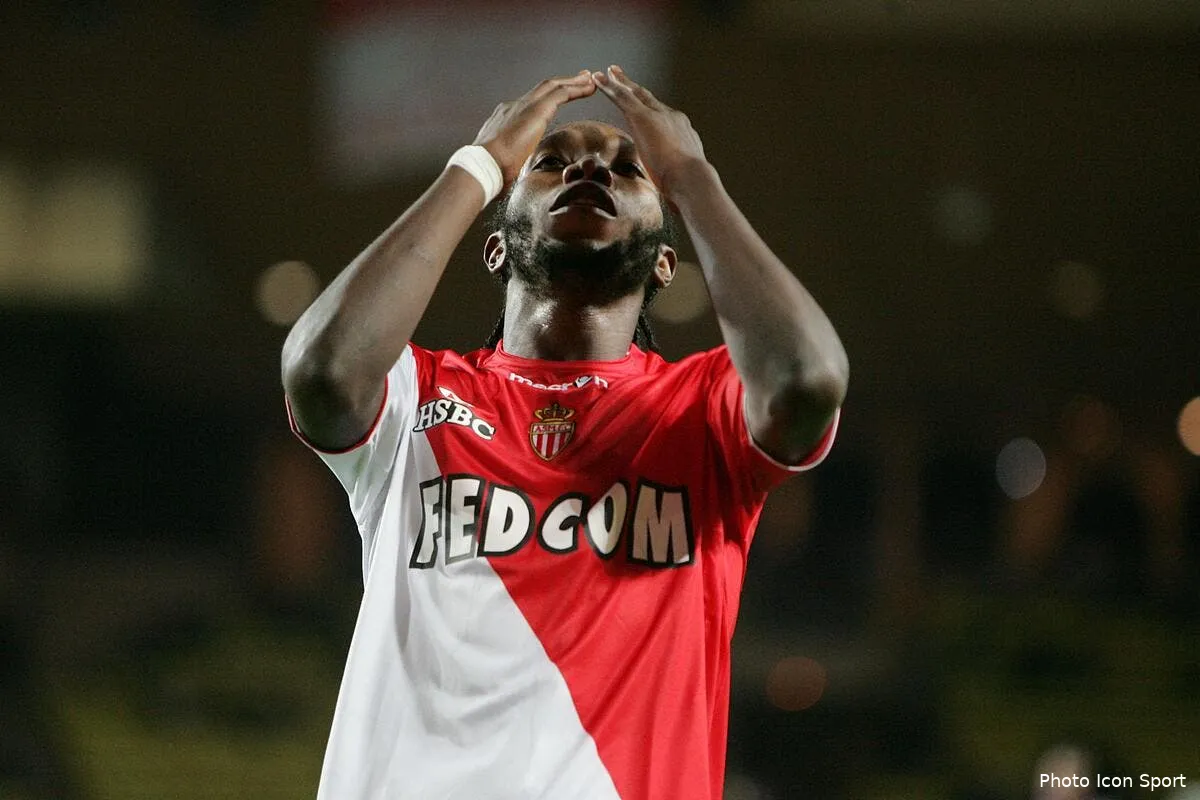 guy lacombe taxe de racisme par mbokani iconsport gri021110 01 0245305