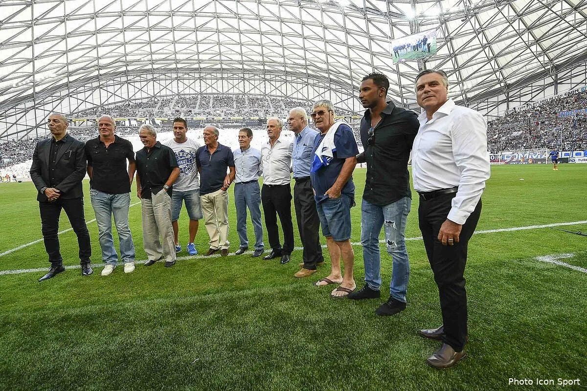 habib beye voit l om fini et bielsa a cote de la plaque iconsport por 170814 08 84110035