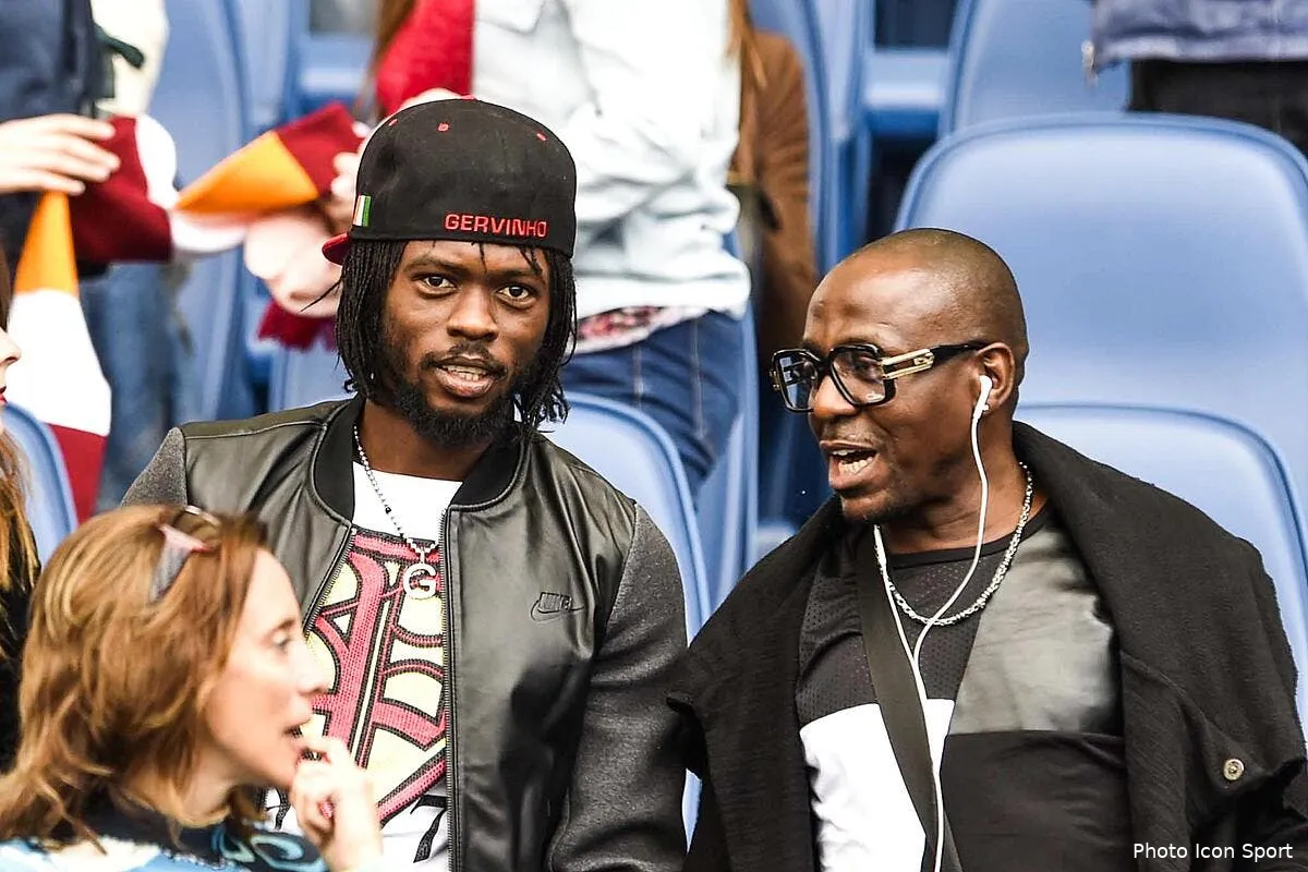 helicoptere plage privee la gourmandise de gervinho iconsport liv 180415 09 12114895