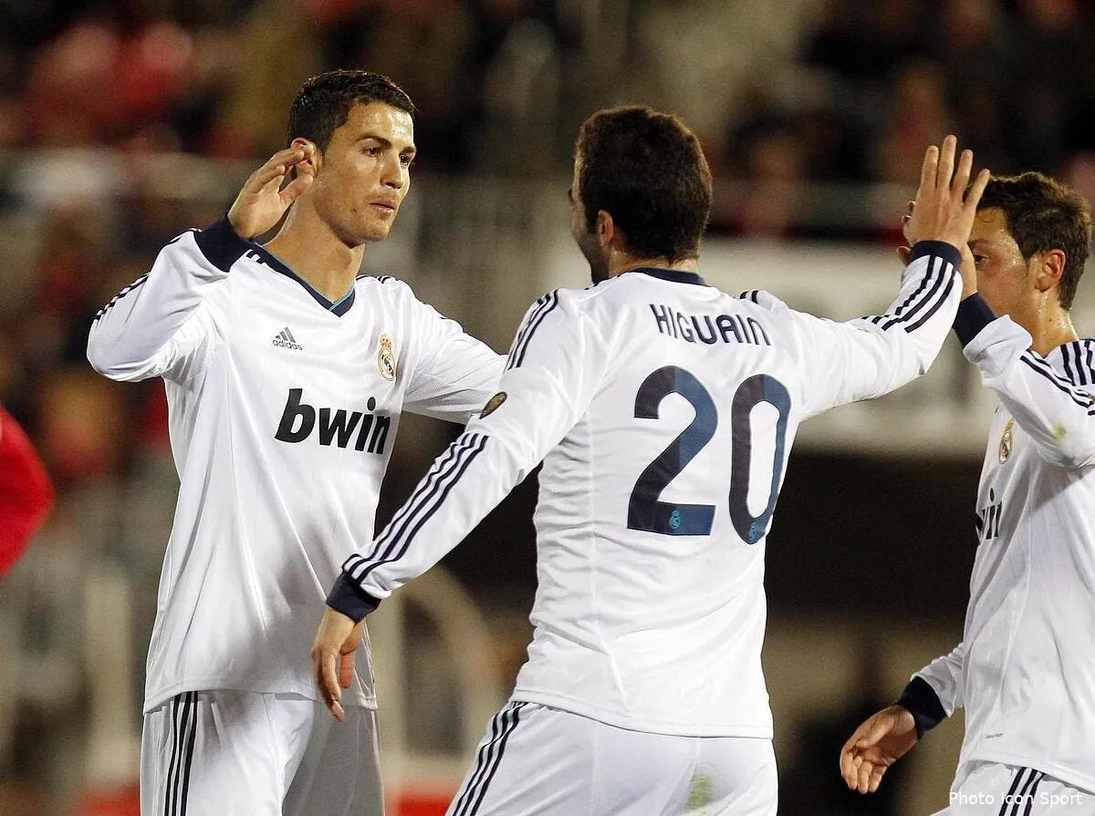 higuain et le real pas loin de renoncer au titre en espagne iconsport mar 281012 08 0441813