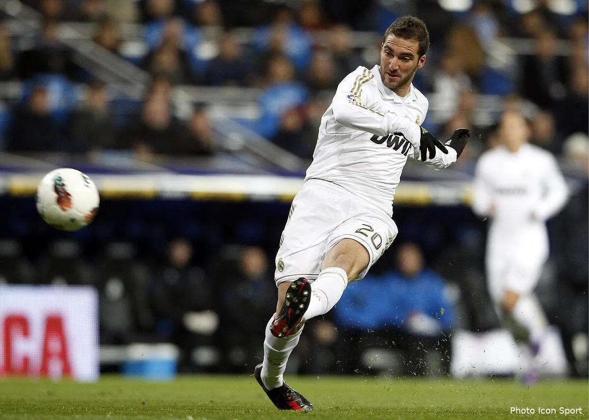 higuain souhaiterait le meme salaire au psg ou au real iconsport lof 120212 12 5235092