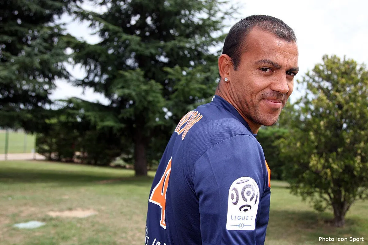 hilton a perdu son temps avec deschamps iconsport guy 020811 01 0523780