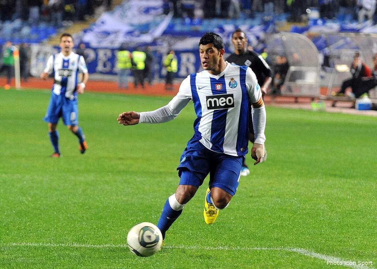 hulk la roue de secours du psg en cas d echec tevez iconsport vcr 191111 74 7428958