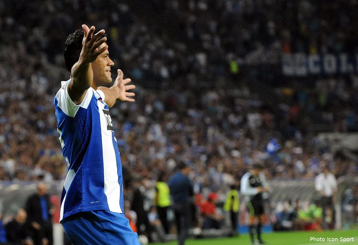 hulk remet le psg a sa place pour le mercato iconsport vcr 190811 01 0729366