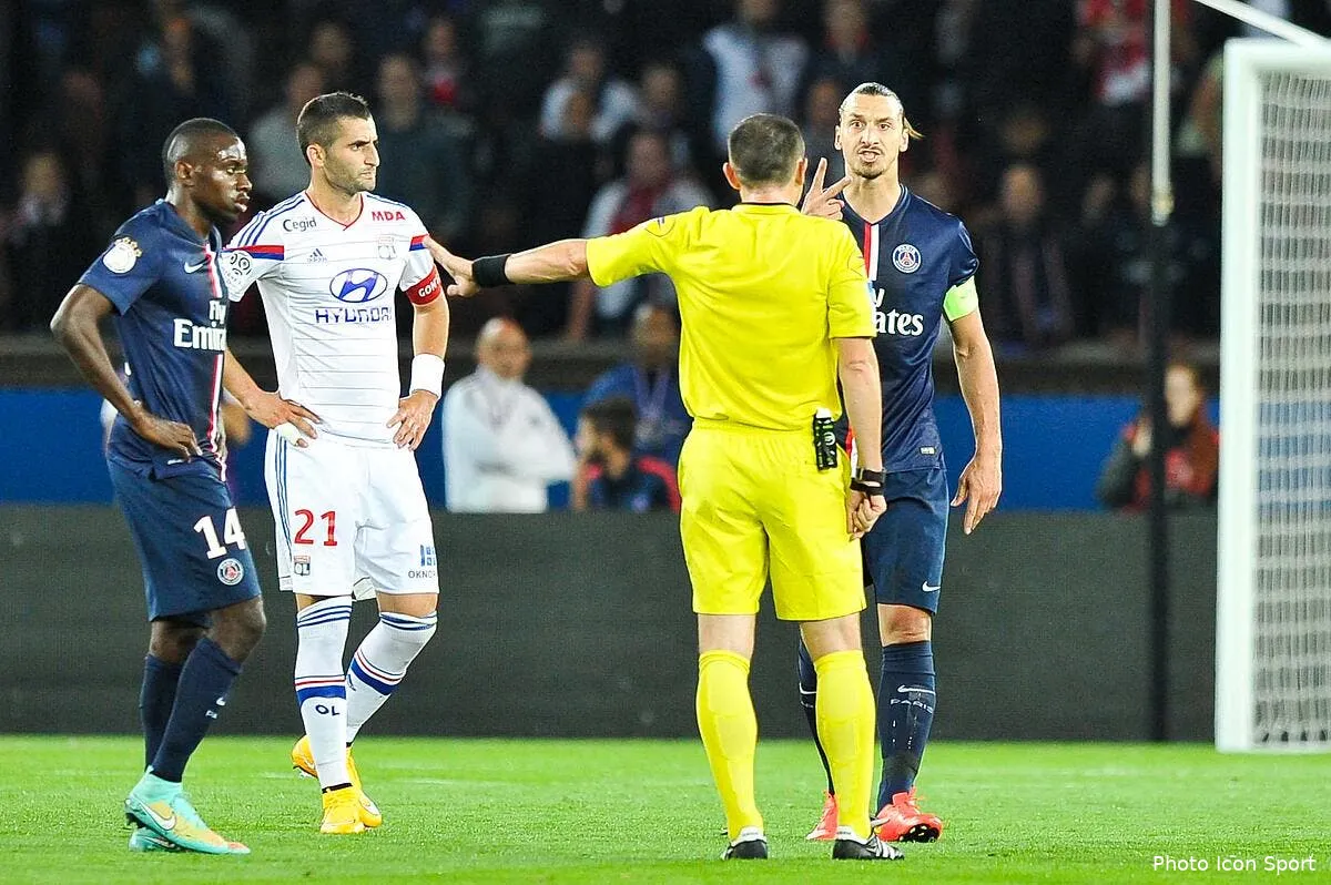 ibrahimovic a joue avec des piqures contre l ol iconsport meu 210914 08 14092781