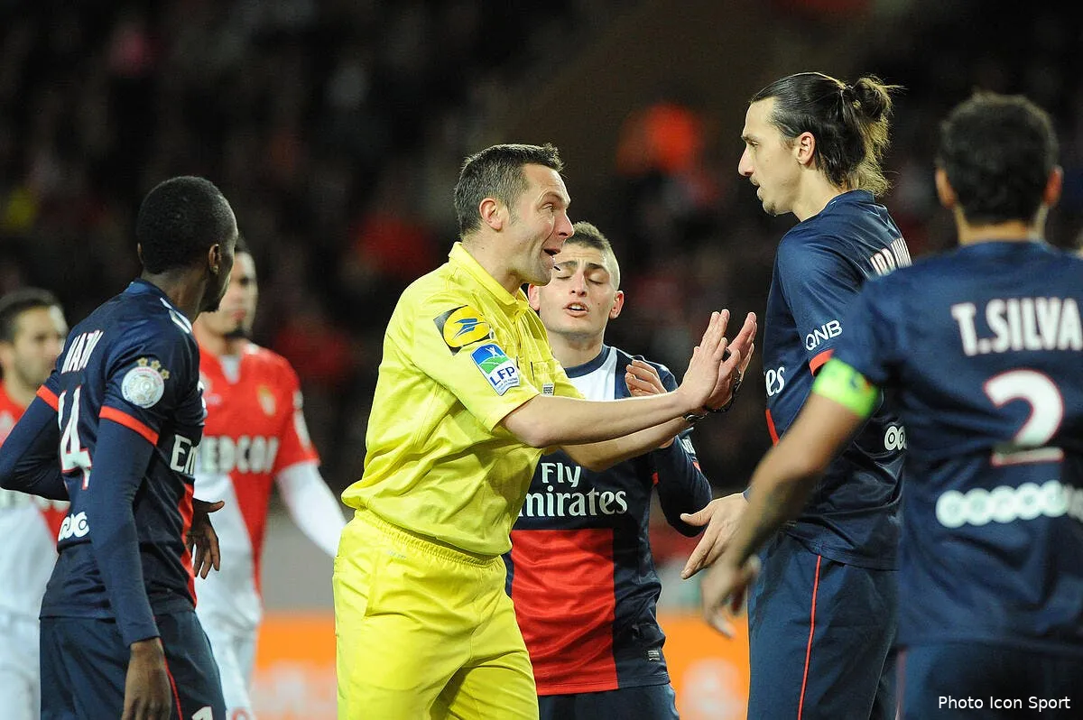 ibrahimovic met le feu aussi sur youtube iconsport jpt 090214 08 5976221