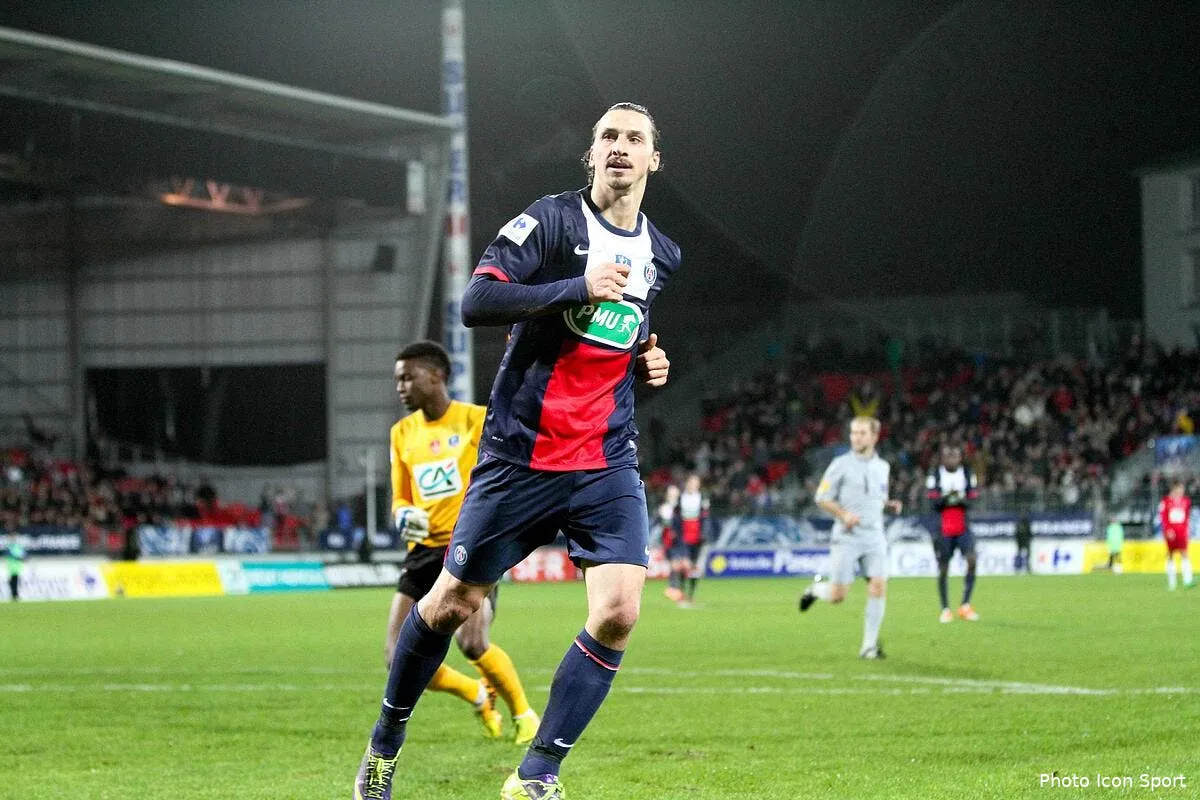 ibrahimovic rigole sur la standing ovation de brest iconsport ker 080114 01 0573659