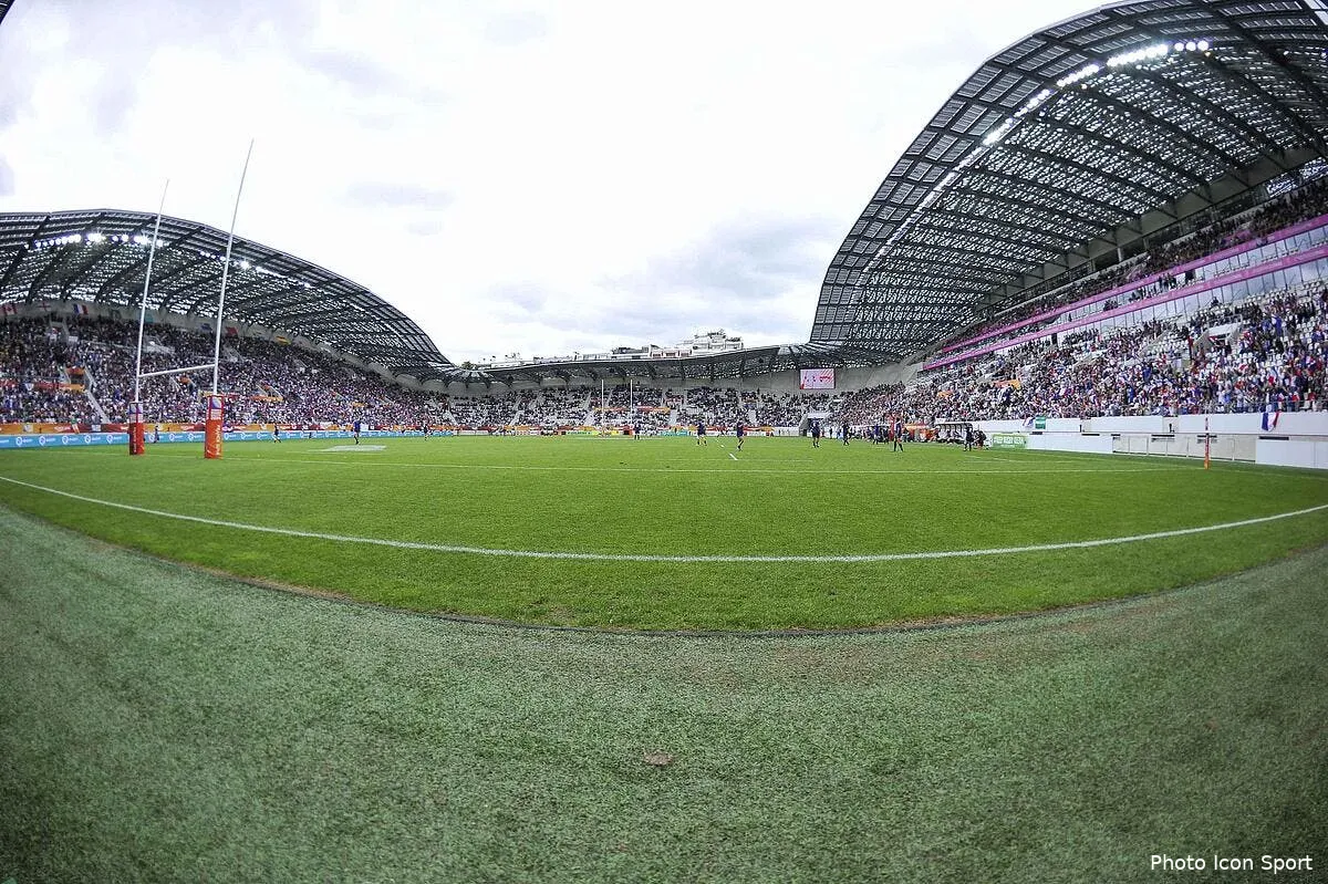il n y a pas d autres stades a paris demande l asse iconsport meu 170814 03 25103883