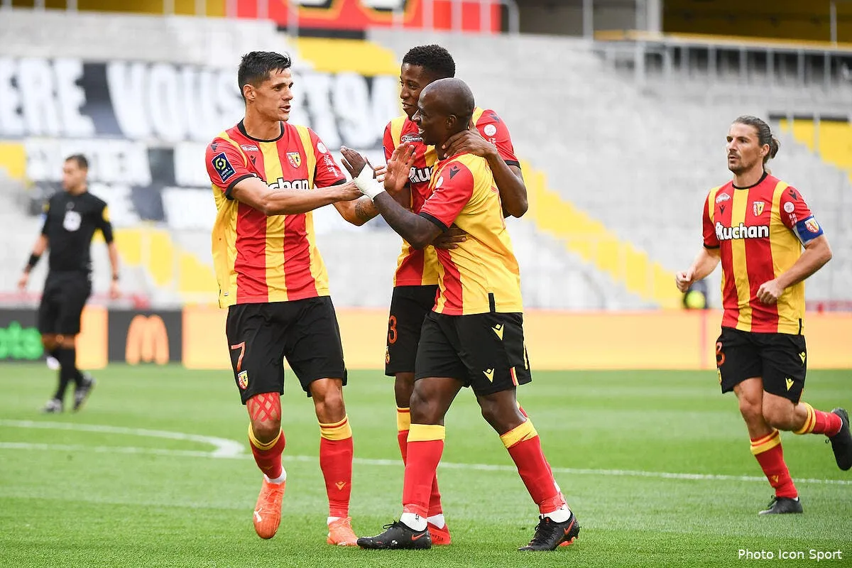 inarretable lens met les verts dans le rouge kakuta 2295759