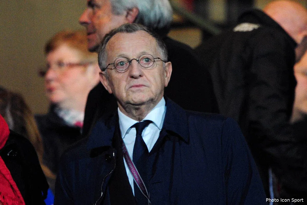 insulte par le public du psg aulas pourrait demander des comptes iconsport jpt 130413 41 20110857