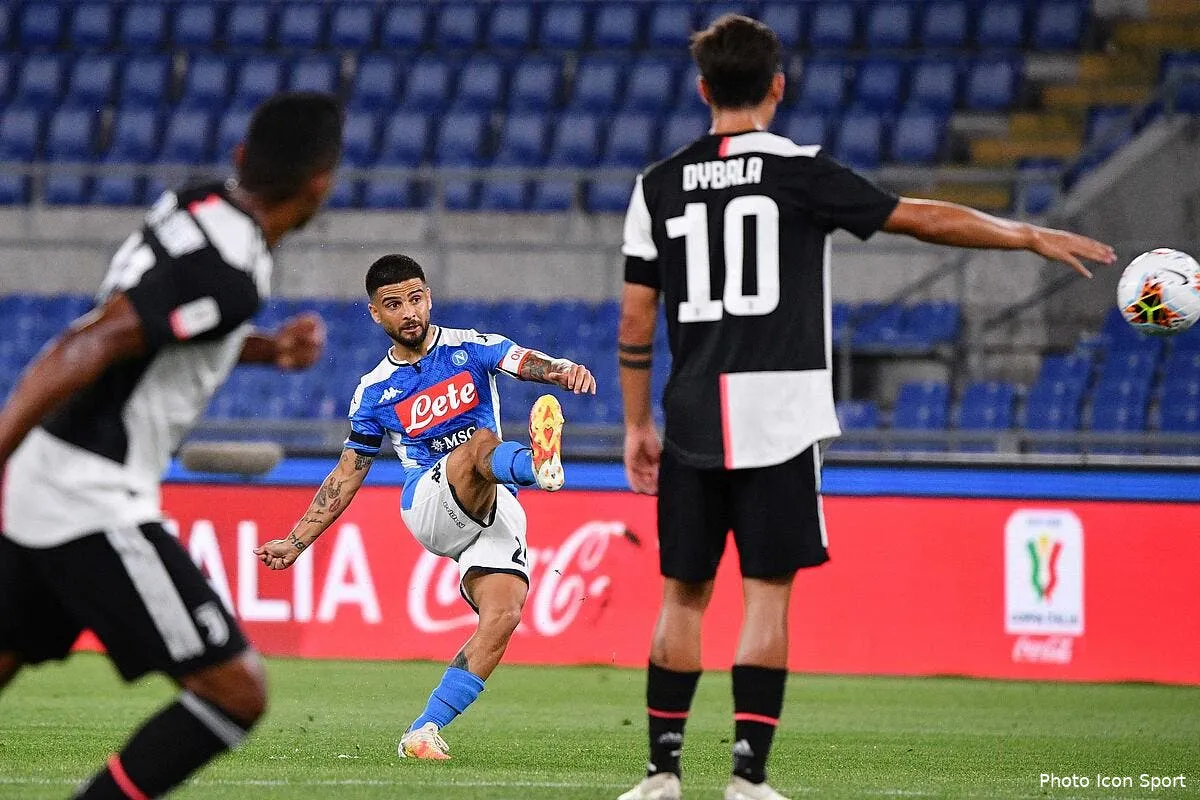 ita le napoli bloque a l aeroport juventus naples reporte icon lp 11417344295777