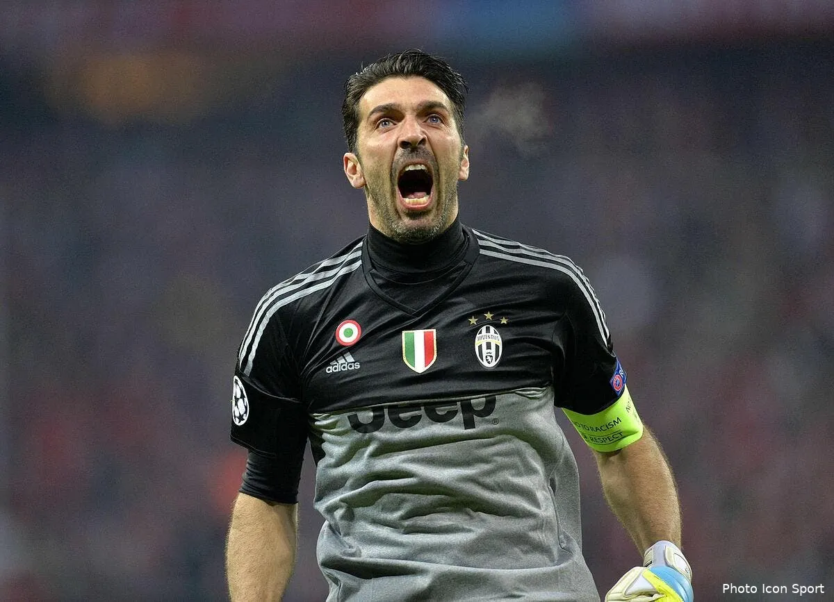 italie buffon entre un peu plus dans la legende du football iconsport mis 160316 05 02 1137380