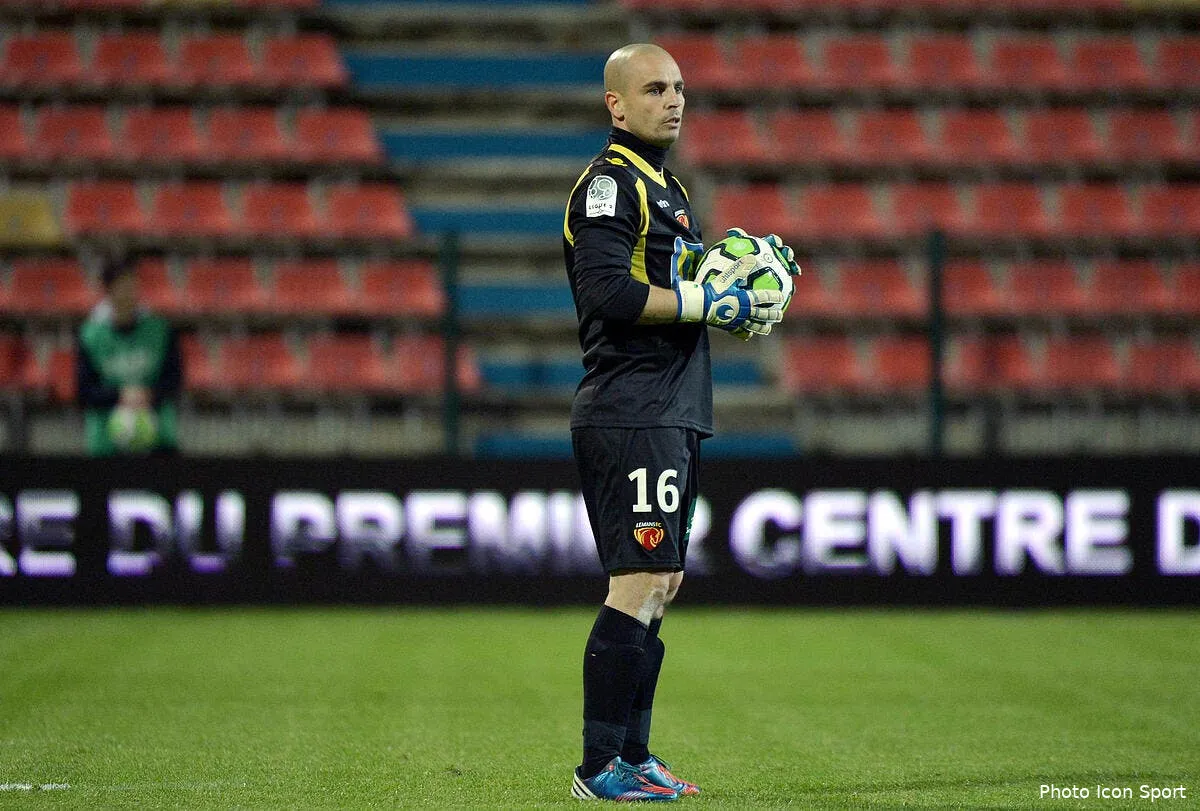 janot s amuse des casseroles de lacombe a l ol iconsport win 021112 33 4653173