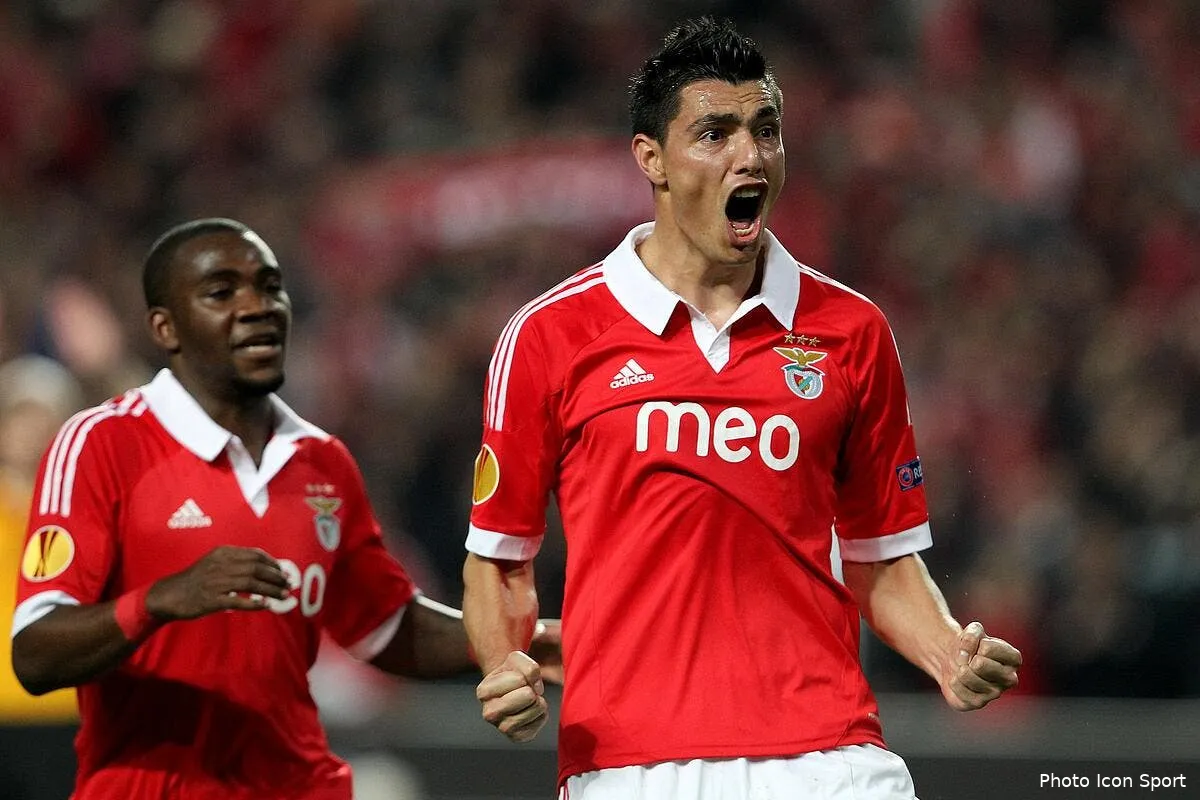 jesus et benfica marchent sur l eau iconsport rod 040413 05 1056115