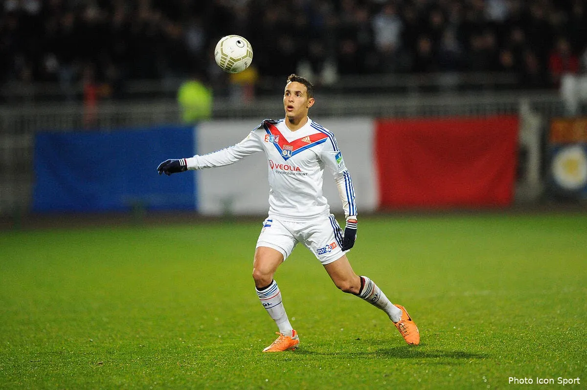 jouer a l ol une chance et un honneur pour ce defenseur iconsport jpt 050214 08 52108481