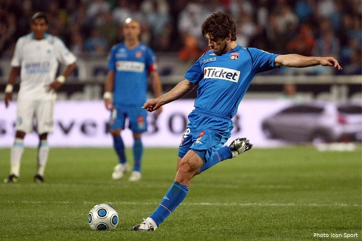 juninho va revenir a lyon pour l histoire iconsport rep 170509 69 10126255