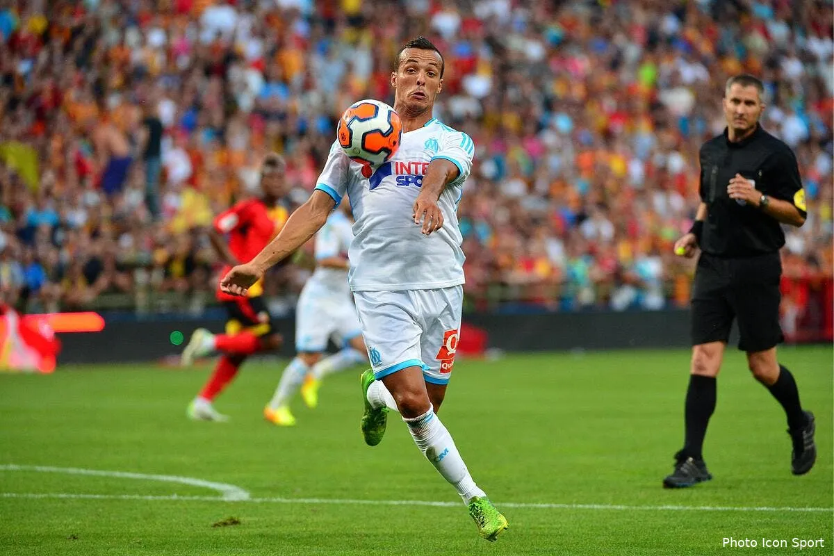 khadir avoue qu il pourrait quitter l om pour jouer avec l algerie iconsport win 240713 09 4763305