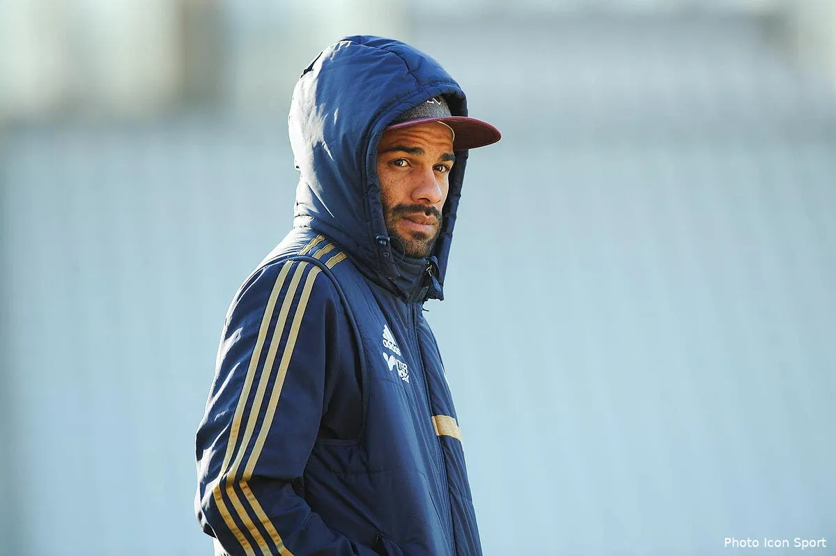 khalifa aliadiere l om met la pression pour conclure iconsport jpt 120114 08 5075357