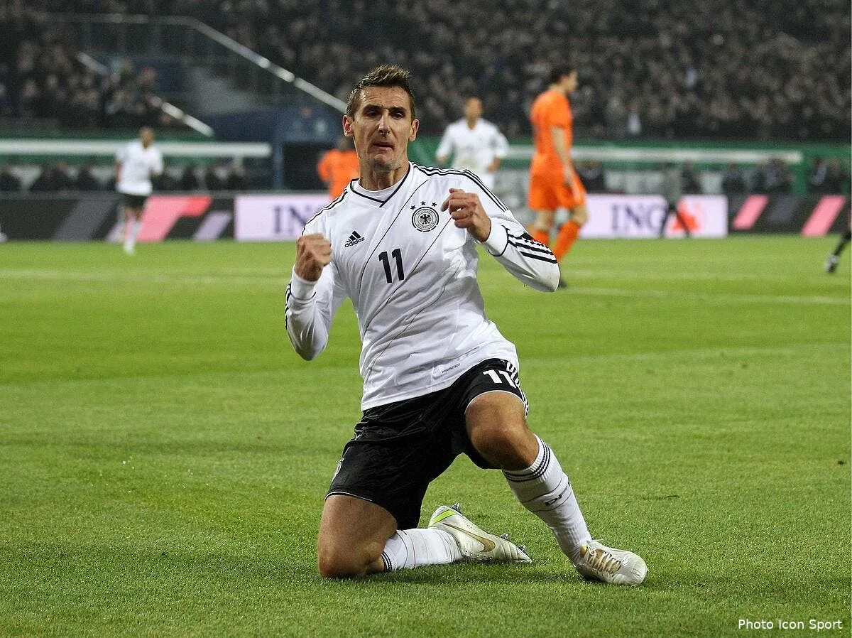 klose finalement prefere a drogba aux yeux du barca iconsport fir 151111 52 6236055