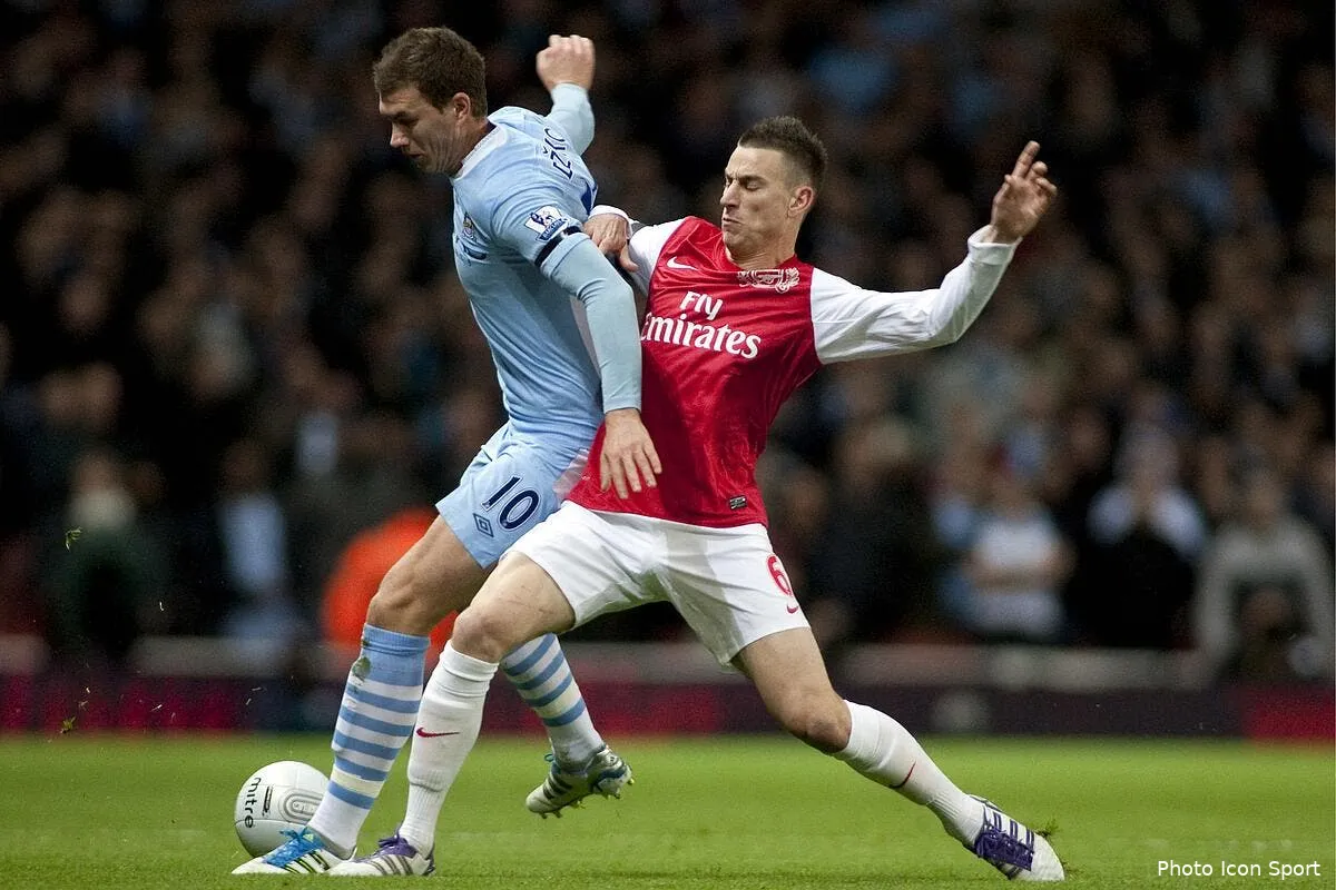 koscielny fait confiance a laurent blanc iconsport acp 291111 44 0234860