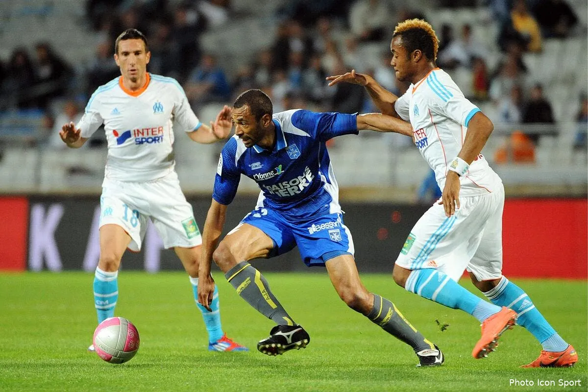 l aj auxerre de la ligue des champions a la ligue 2 iconsport pet 130512 05 0334959