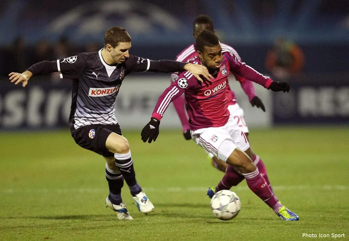 l ajax demande une enquete sur le 7 1 de l ol iconsport pic 071211 01 0328301