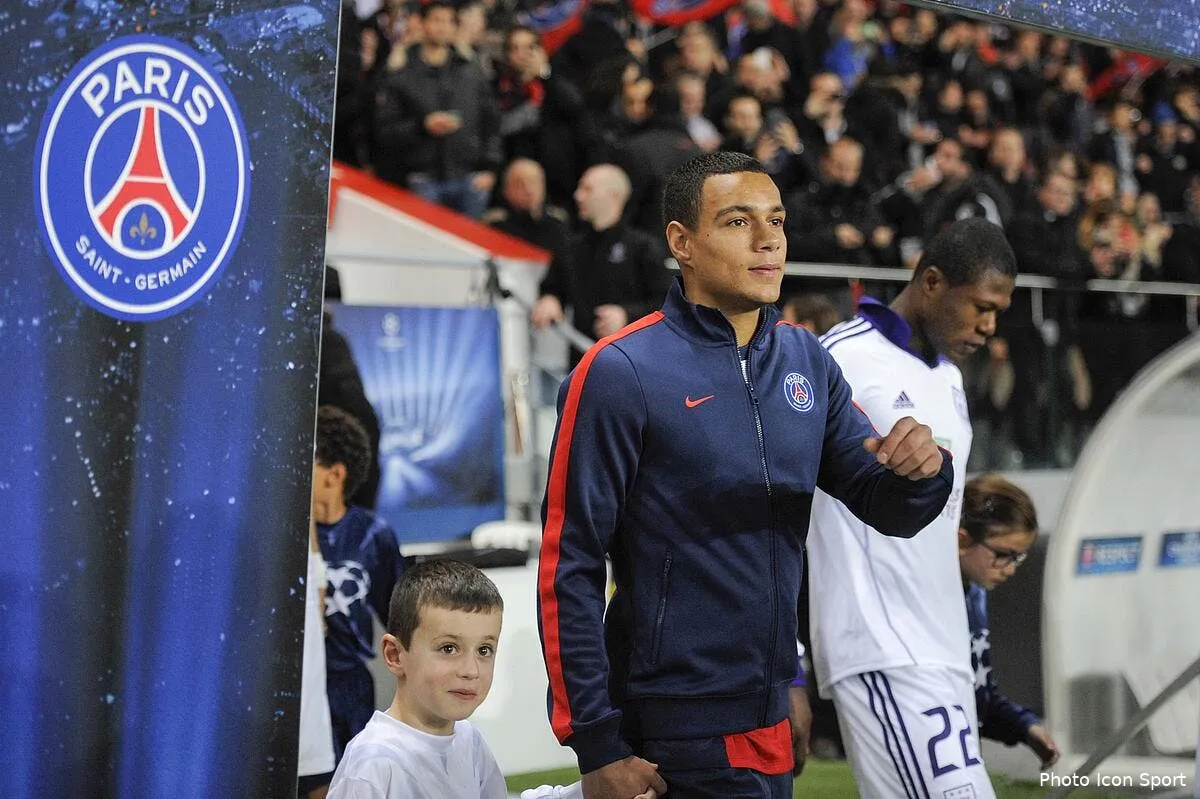 l appartement de van der wiel braque en son absence iconsport noe 051113 05 24118637