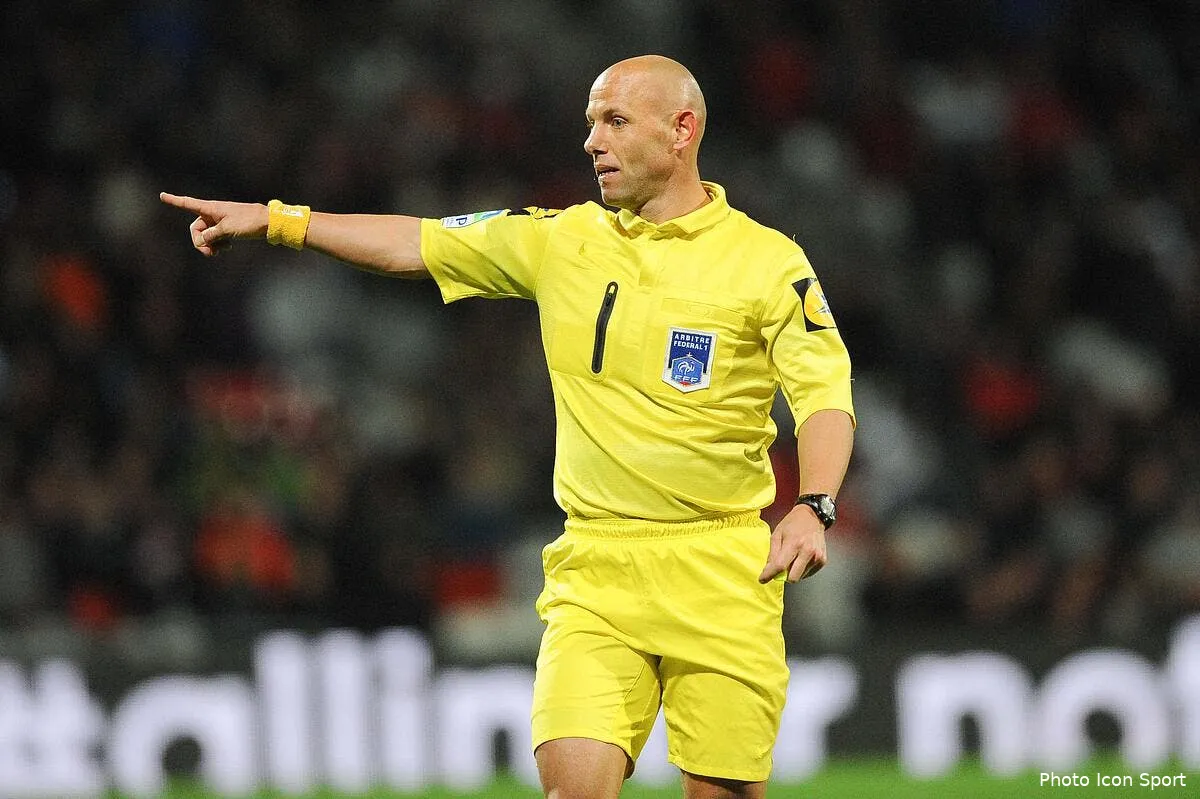 l arbitre avoue sa boulette qui coute cher a evian tg iconsport jpt 231113 08 0875569