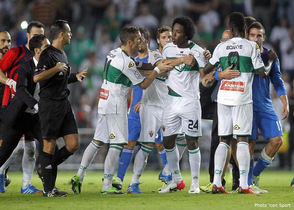 l arbitre d elche real madrid suspendu iconsport mar 250913 01 0666373